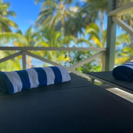 ארוטאנגה Paparei Beachfront Bungalows, Aitutaki מראה חיצוני תמונה