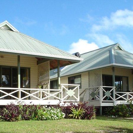ארוטאנגה Paparei Beachfront Bungalows, Aitutaki מראה חיצוני תמונה