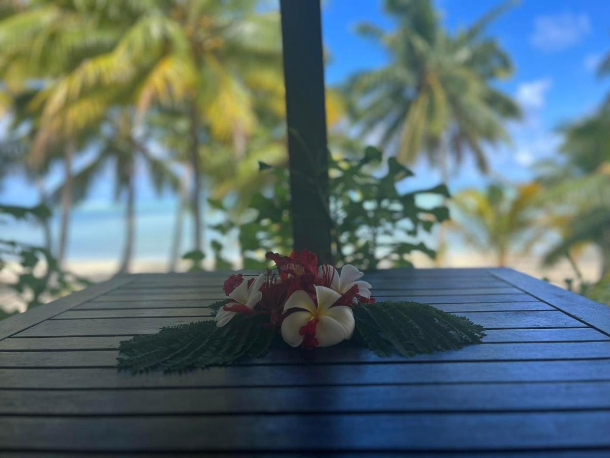 ארוטאנגה Paparei Beachfront Bungalows, Aitutaki מראה חיצוני תמונה